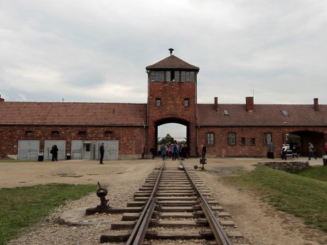 Герои, спасавшие других ценой собственной жизни