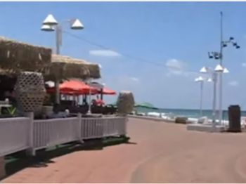 Море на замке