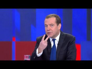 Украинский политолог - о статье Медведева: Москва сердится, что Зеленский не оправдал ‎ее надежд