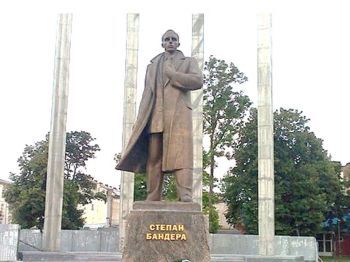 "Украинский нацизм - порождение евреев"? ("Алло, Смольный!" Ч-11)