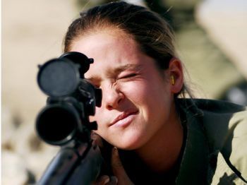 Солдат должен воевать,а не возиться с детишками нелегалов!