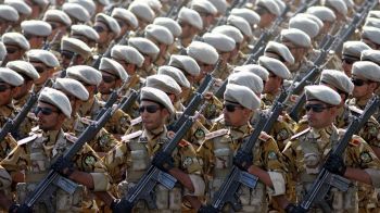 Иран и Ирак грозят курдам войной