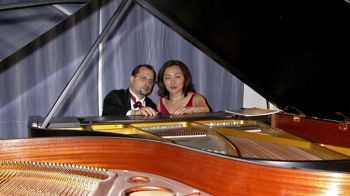 Японка и израильтянин: два рояля, одна судьба