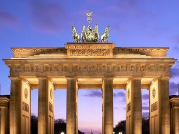 Берлин нам друг, но...‎