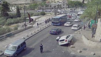 Беспорядки в Иерусалиме. Группа арабов пытается расправиться с израильтянином