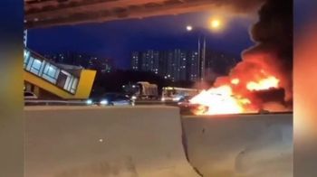 В Москве автомобиль Tesla попал в ДТП и взорвался (видео)